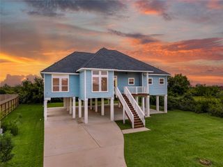 218 Debbie Lane, San Leon, TX 77539