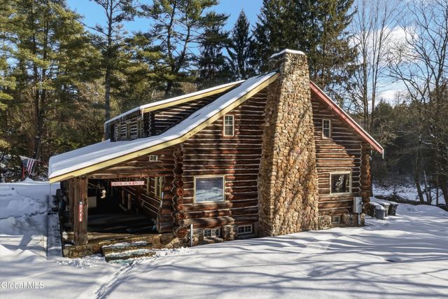 746 Howe Road, Lake Luzerne, NY 12846