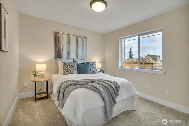 619 E 57th Street Ct, Tacoma, WA 98404