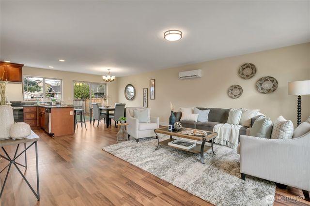 619 E 57th Street Ct, Tacoma, WA 98404