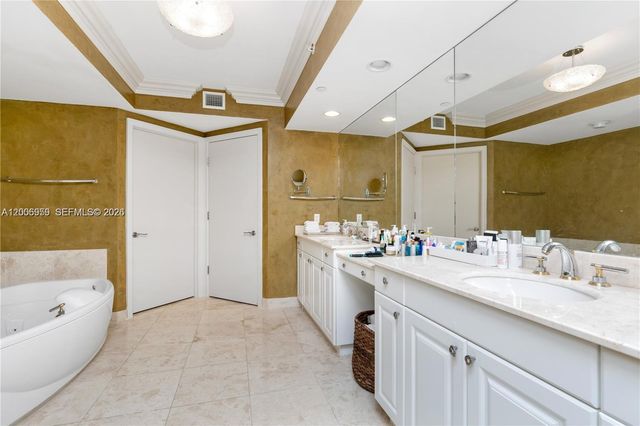 20201 E Country Club Dr 1006, Aventura, FL 33180