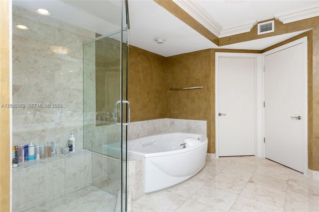 20201 E Country Club Dr 1006, Aventura, FL 33180