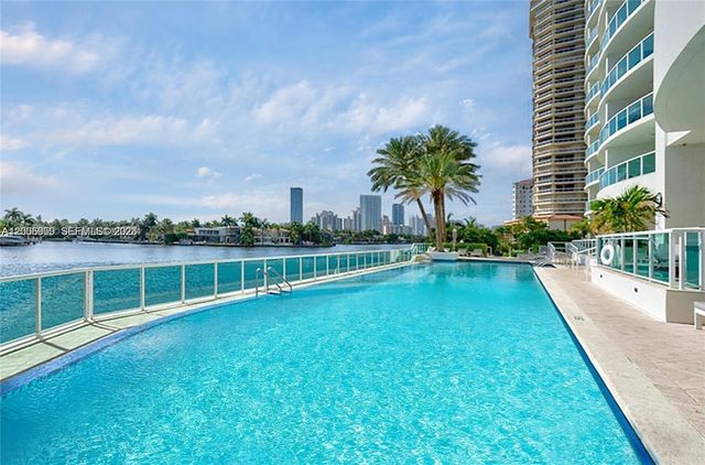 20201 E Country Club Dr 1006, Aventura, FL 33180