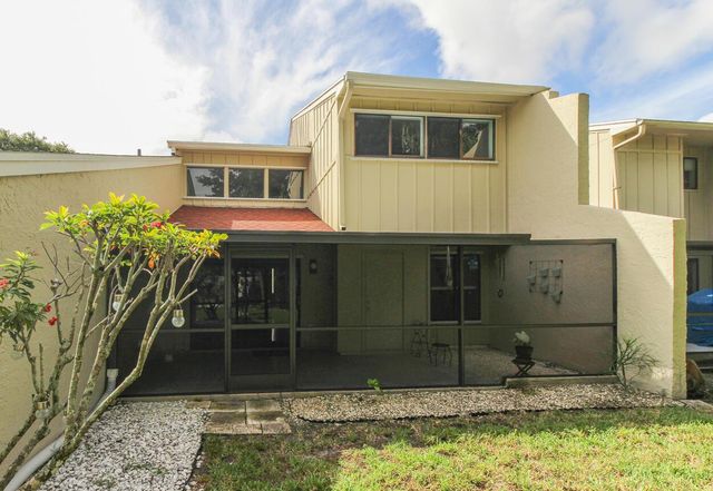 1679 SW Crossing Circle, Palm City, FL 34990