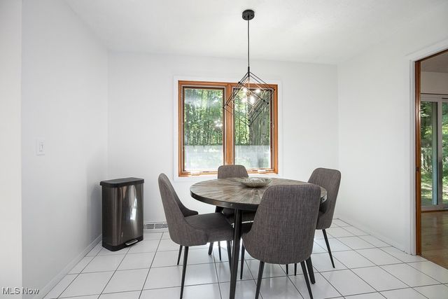 4280 Som Center Road, Moreland Hills, OH 44022