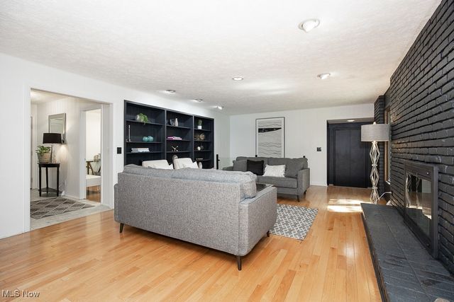 4280 Som Center Road, Moreland Hills, OH 44022