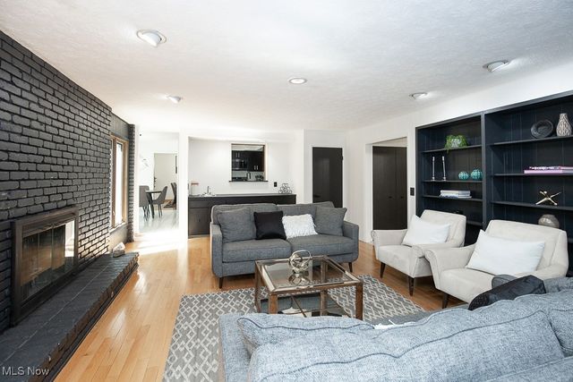 4280 Som Center Road, Moreland Hills, OH 44022