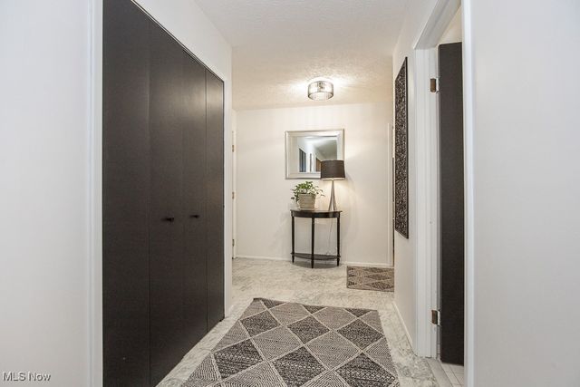 4280 Som Center Road, Moreland Hills, OH 44022