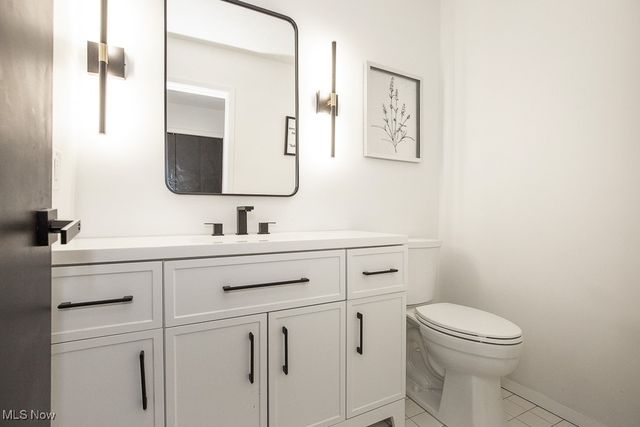 4280 Som Center Road, Moreland Hills, OH 44022