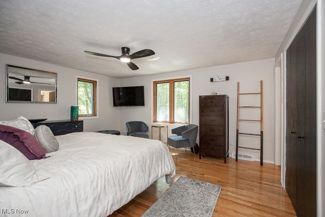 4280 Som Center Road, Moreland Hills, OH 44022