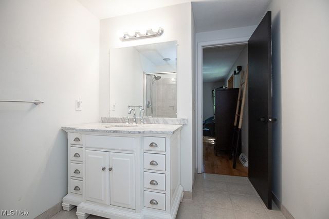 4280 Som Center Road, Moreland Hills, OH 44022