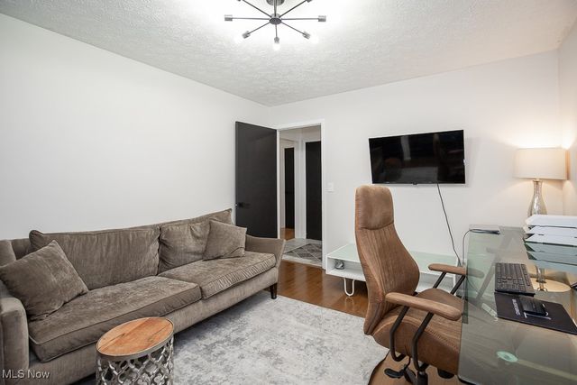 4280 Som Center Road, Moreland Hills, OH 44022