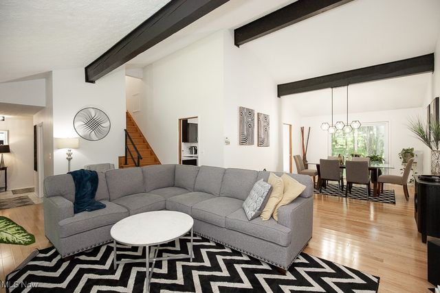 4280 Som Center Road, Moreland Hills, OH 44022