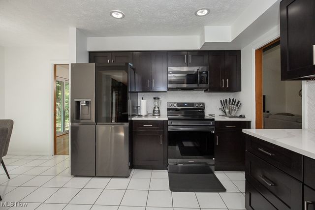 4280 Som Center Road, Moreland Hills, OH 44022