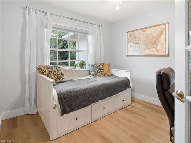 3860 20th AVE SE, Naples, FL 34117