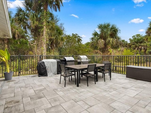 3860 20th AVE SE, Naples, FL 34117