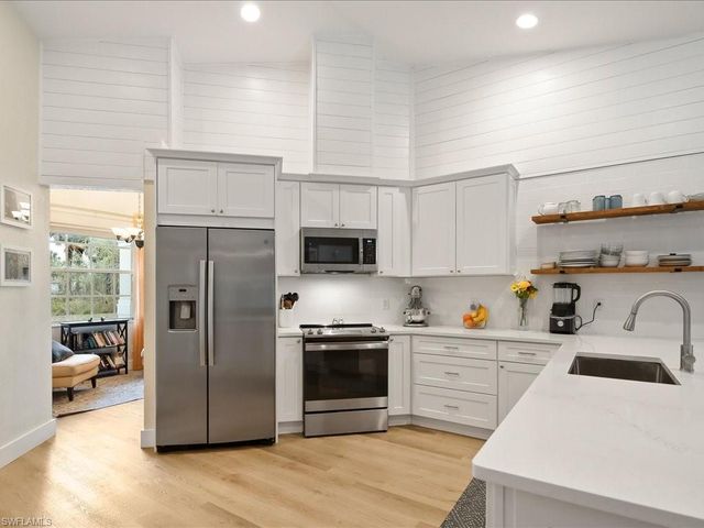 3860 20th AVE SE, Naples, FL 34117