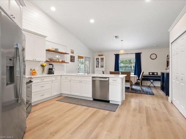 3860 20th AVE SE, Naples, FL 34117