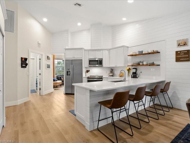 3860 20th AVE SE, Naples, FL 34117