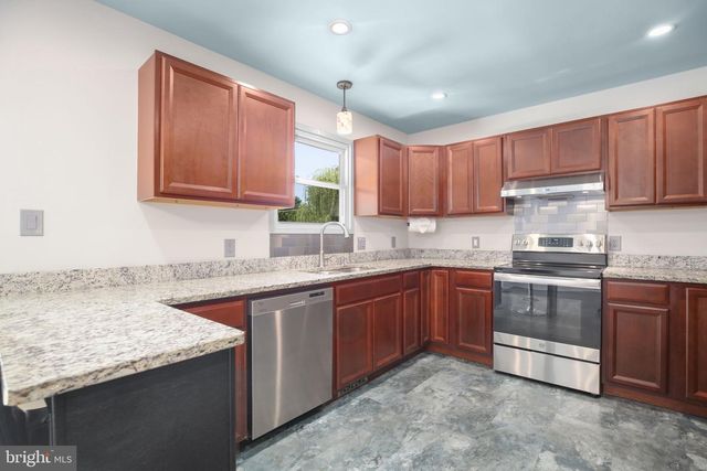 7730 STOCKWELL DR, Fredericksburg, VA 22407
