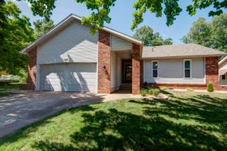 1643 West Mcgee Street, Springfield, MO 65807