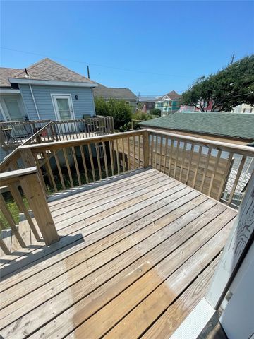 1323 Avenue M, Galveston, TX 77550