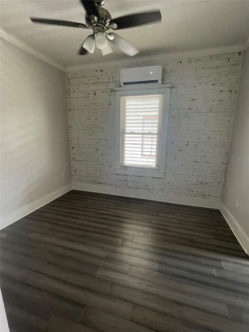 1323 Avenue M, Galveston, TX 77550