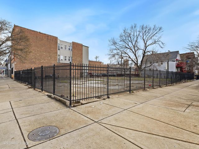 4157 W Armitage Avenue, Chicago, IL 60639