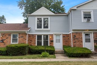 1022 Ashton Court, Streamwood, IL 60107