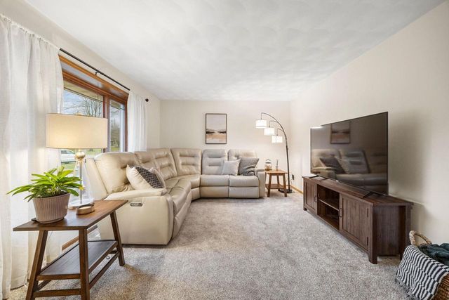 638 Cambridge Drive, Janesville, WI 53548