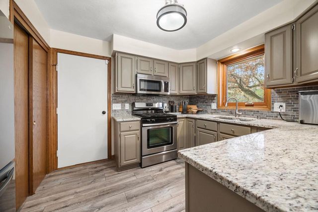 638 Cambridge Drive, Janesville, WI 53548