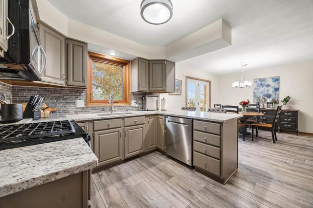 638 Cambridge Drive, Janesville, WI 53548