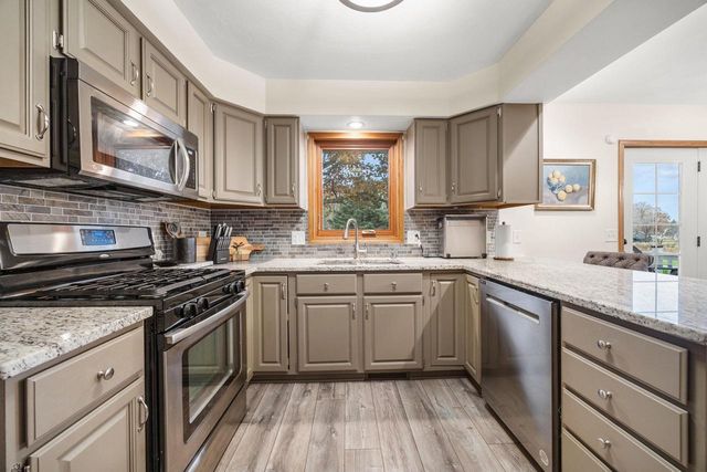 638 Cambridge Drive, Janesville, WI 53548