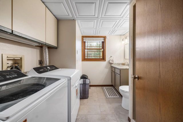 638 Cambridge Drive, Janesville, WI 53548