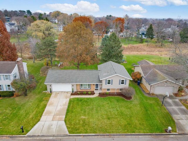 638 Cambridge Drive, Janesville, WI 53548