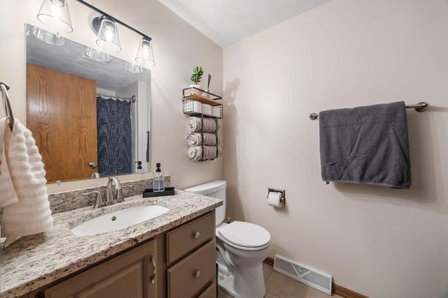 638 Cambridge Drive, Janesville, WI 53548