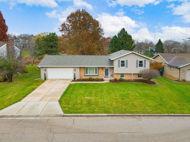 638 Cambridge Drive, Janesville, WI 53548