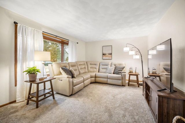 638 Cambridge Drive, Janesville, WI 53548