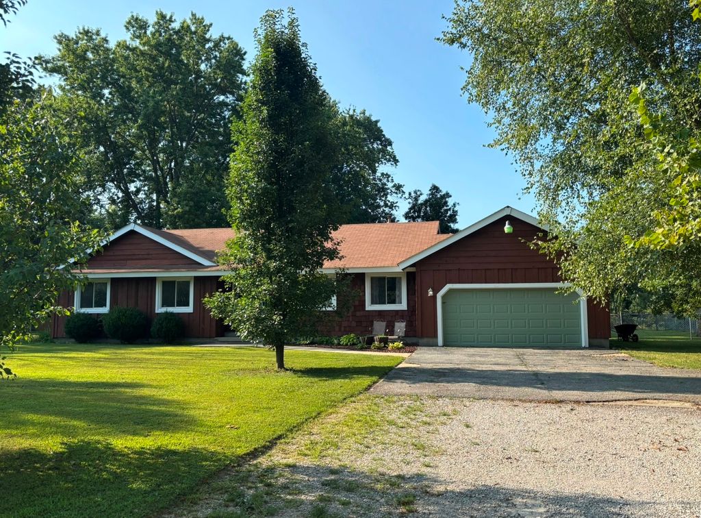 Image 1 of property listing at 3468 Nation Road, Salem, IL 62881