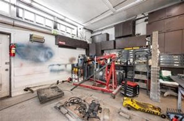 1075 Streets Run Road, Baldwin Boro, PA 15236