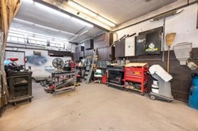 1075 Streets Run Road, Baldwin Boro, PA 15236