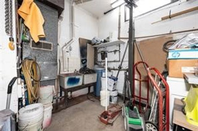 1075 Streets Run Road, Baldwin Boro, PA 15236