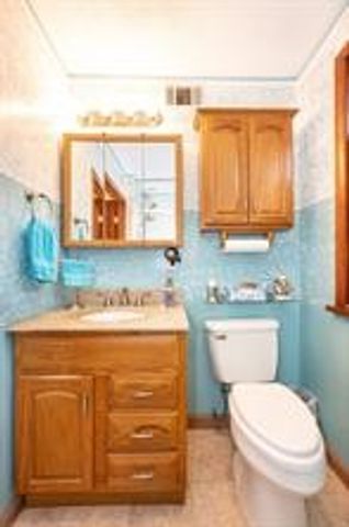 1075 Streets Run Road, Baldwin Boro, PA 15236