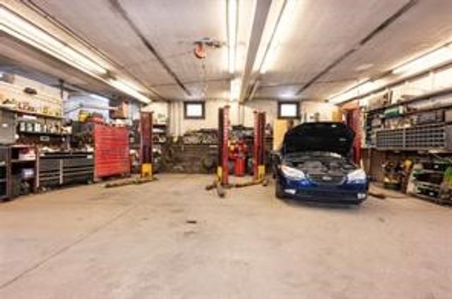 1075 Streets Run Road, Baldwin Boro, PA 15236