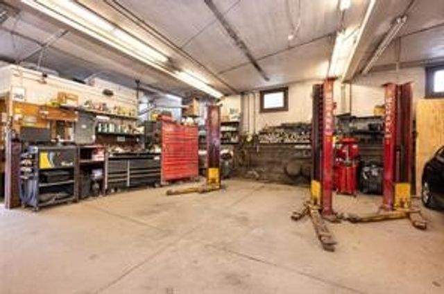 1075 Streets Run Road, Baldwin Boro, PA 15236