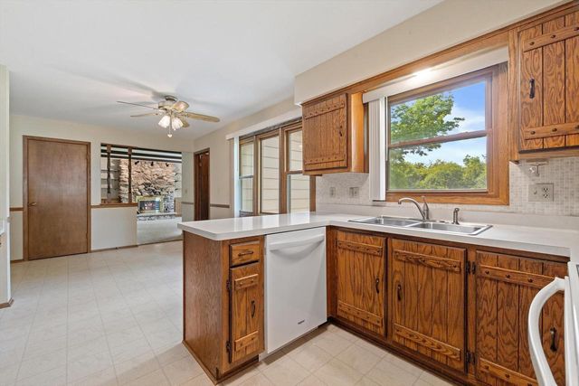 4217 Harvest LANE, Racine, WI 53402