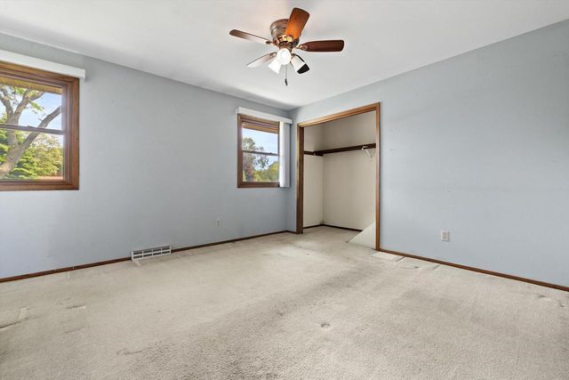 4217 Harvest LANE, Racine, WI 53402