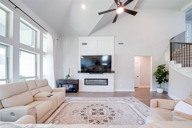 727 Stearman Lane, Fate, TX 75087