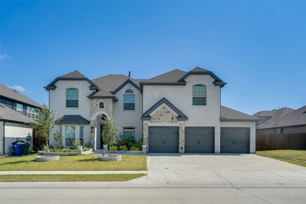 727 Stearman Lane, Fate, TX 75087
