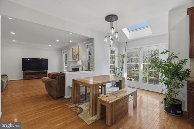 24 DEVONSHIRE DR, West Windsor, NJ 08540